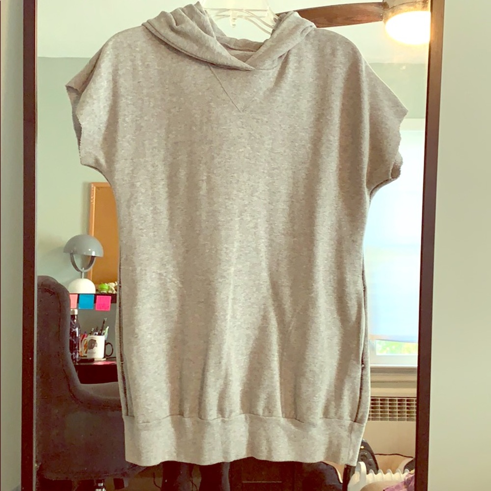VS Plush&Lush Tunic short sleeve hoodie.